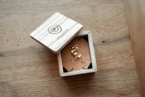 Detail photo of a Holzkern jewelry box with bracelet